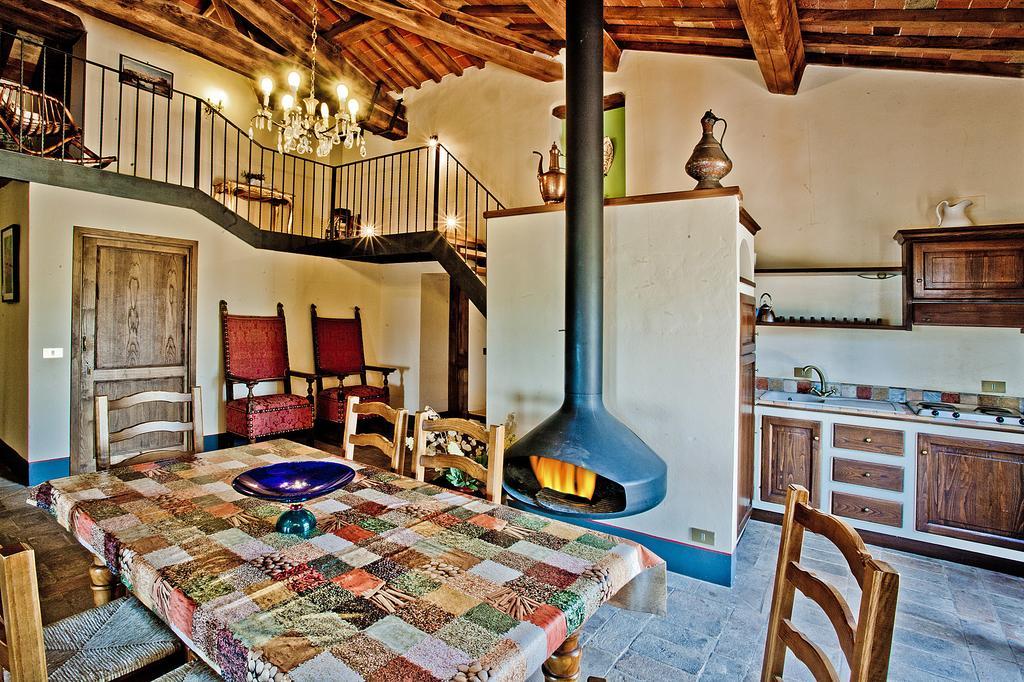 Caprese Michelangelo Agriturismo Terra Di Michelangelo מראה חיצוני תמונה